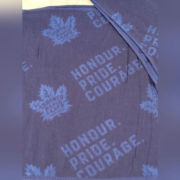 Toronto Maple Leafs Hockey Winter Scarf w/ Fringe NHL Sports  Unisex - Picture 2 of 9